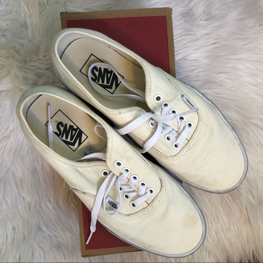 Creme colored Authentic style lace Vans